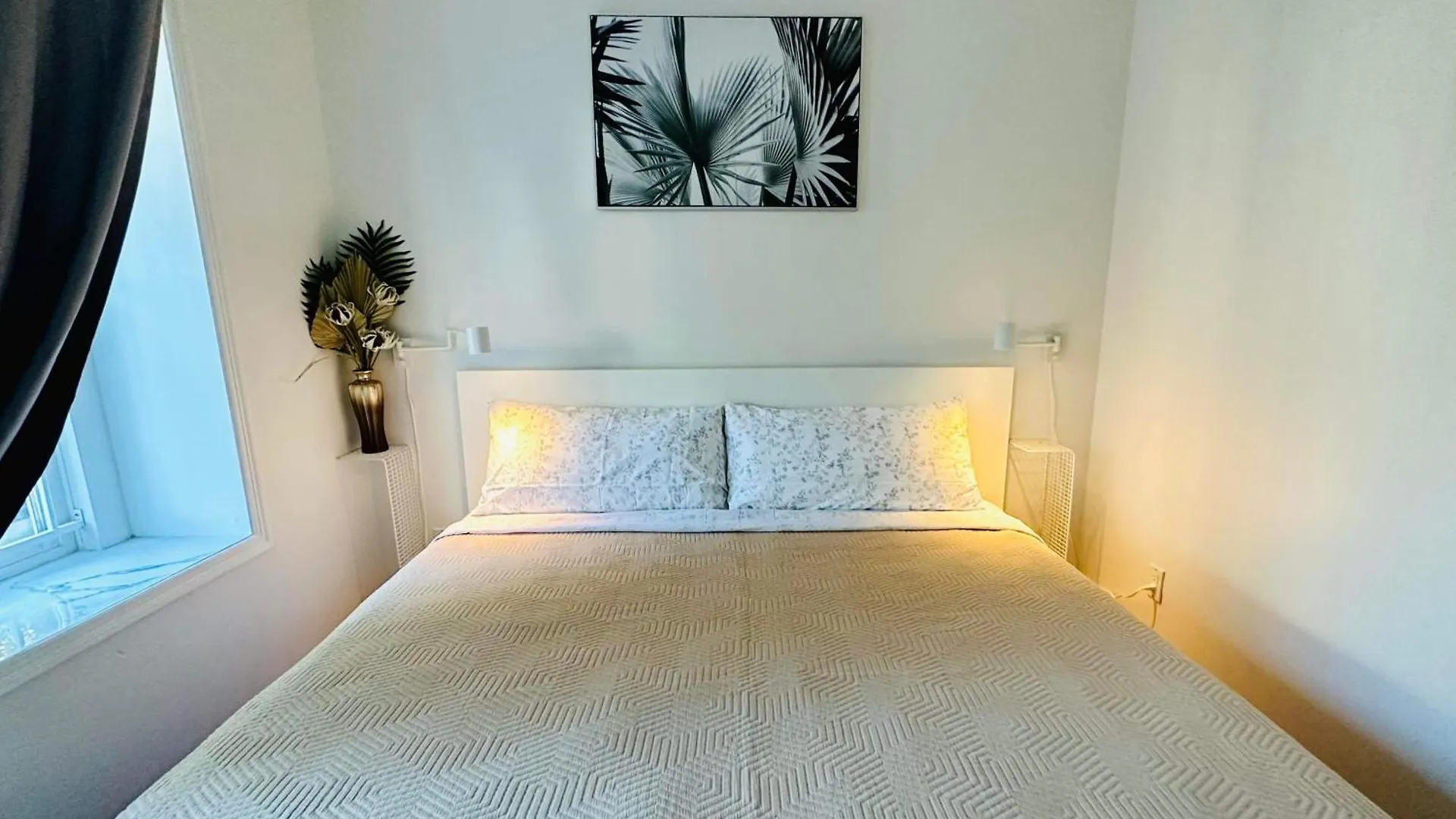 2Br 1Ba Guest Suite With King Bed - Free Parking - Renfrew Station - Central Location Vancouver Privatunterkunft